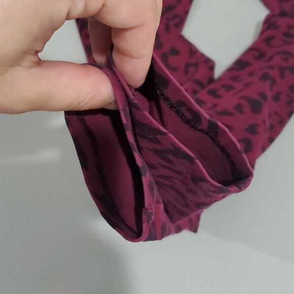 La Senza purple and black leopard print xs leggings - Picture 8 of 8